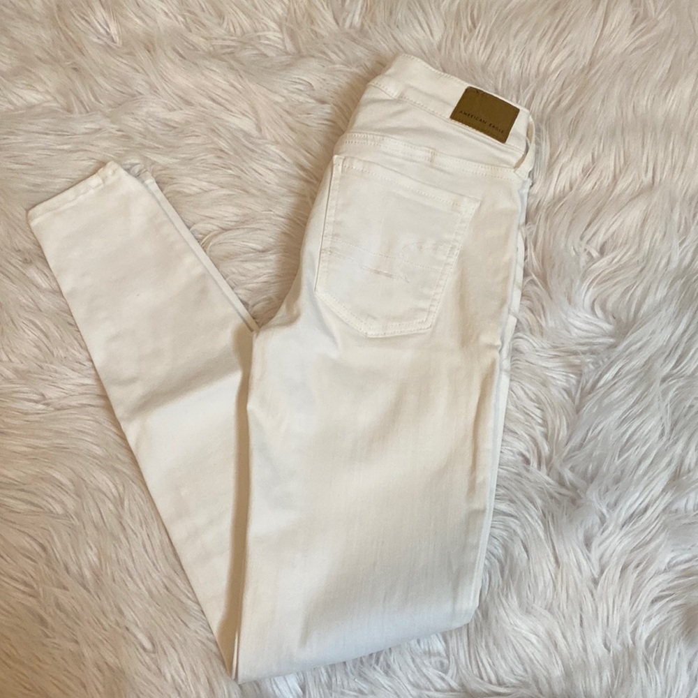 White skinny jeans